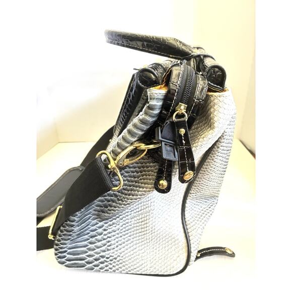 Samantha Brown Croc-Embossed Dowel Travel Bag Black/white - Picture 14 of 16